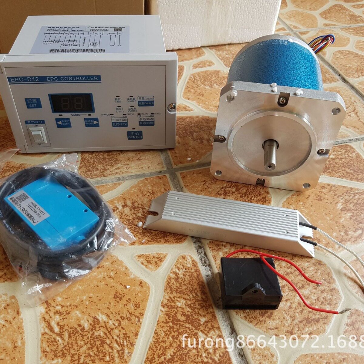 供应优质微电脑光电纠偏控制器,EPC-D12是一种跟踪工作材料的边缘