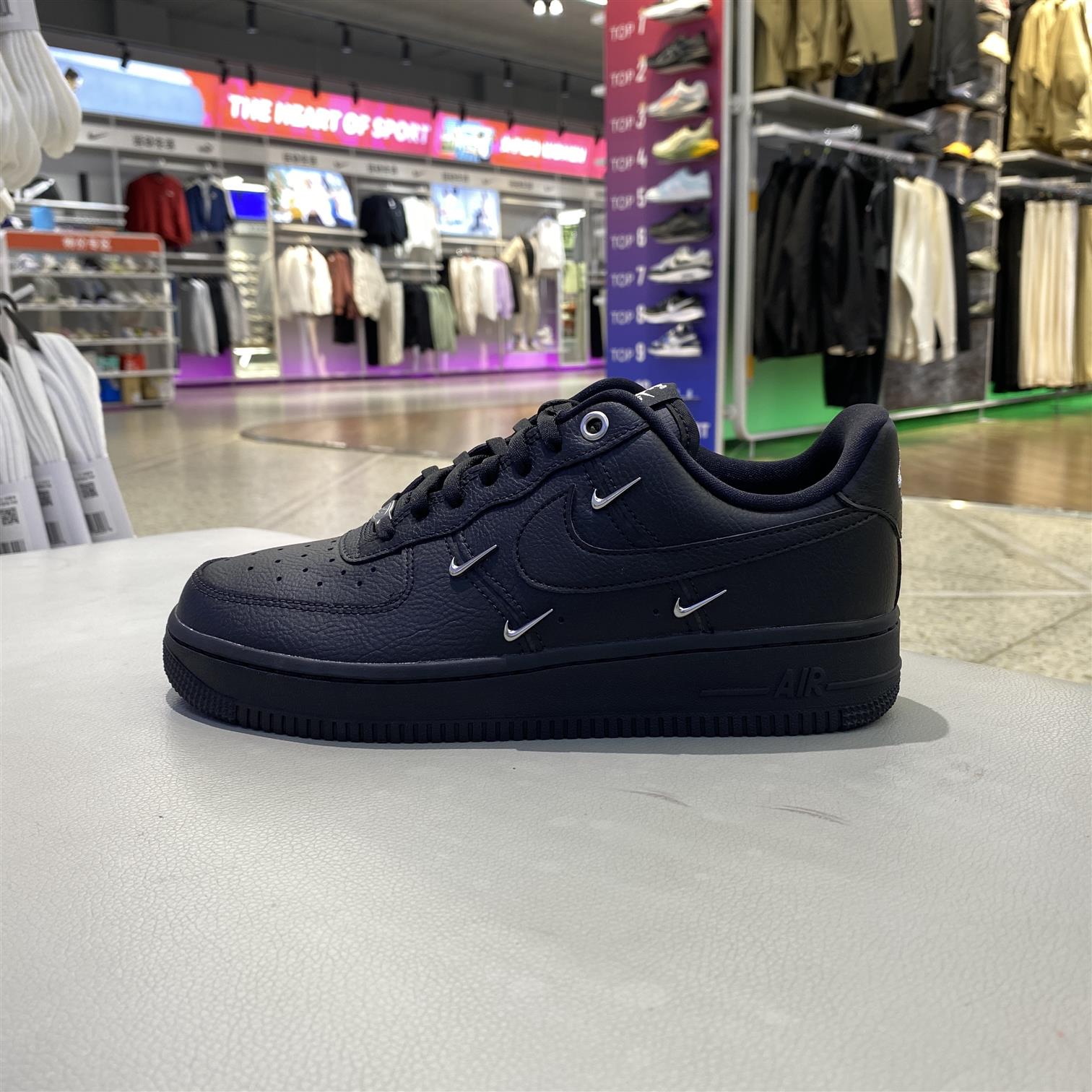 耐克女空军一号AF1低帮2025新款防滑耐磨舒适休闲牛皮板鞋 HQ1180