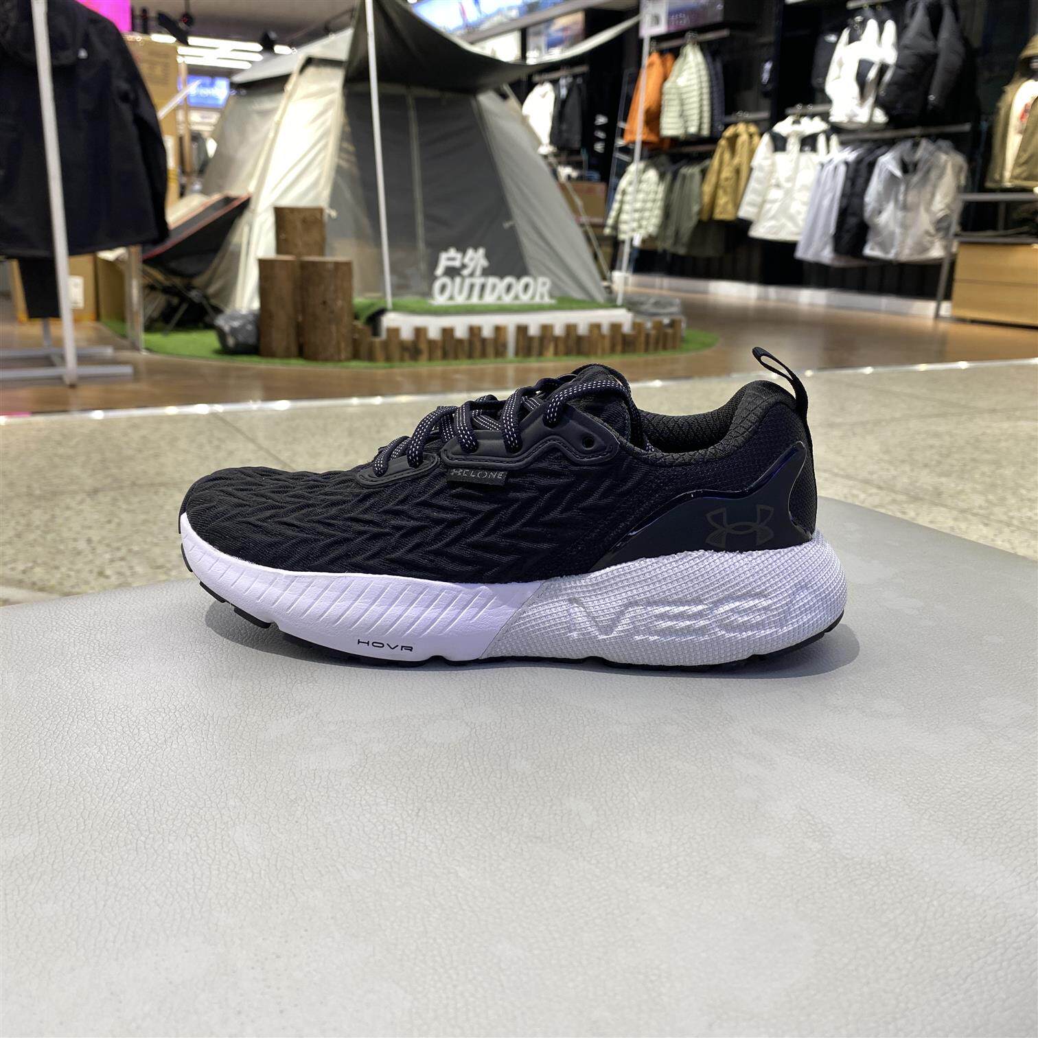 安德玛/UA女子25夏款运动鞋透气网布跑步鞋休闲鞋3025313-003-001