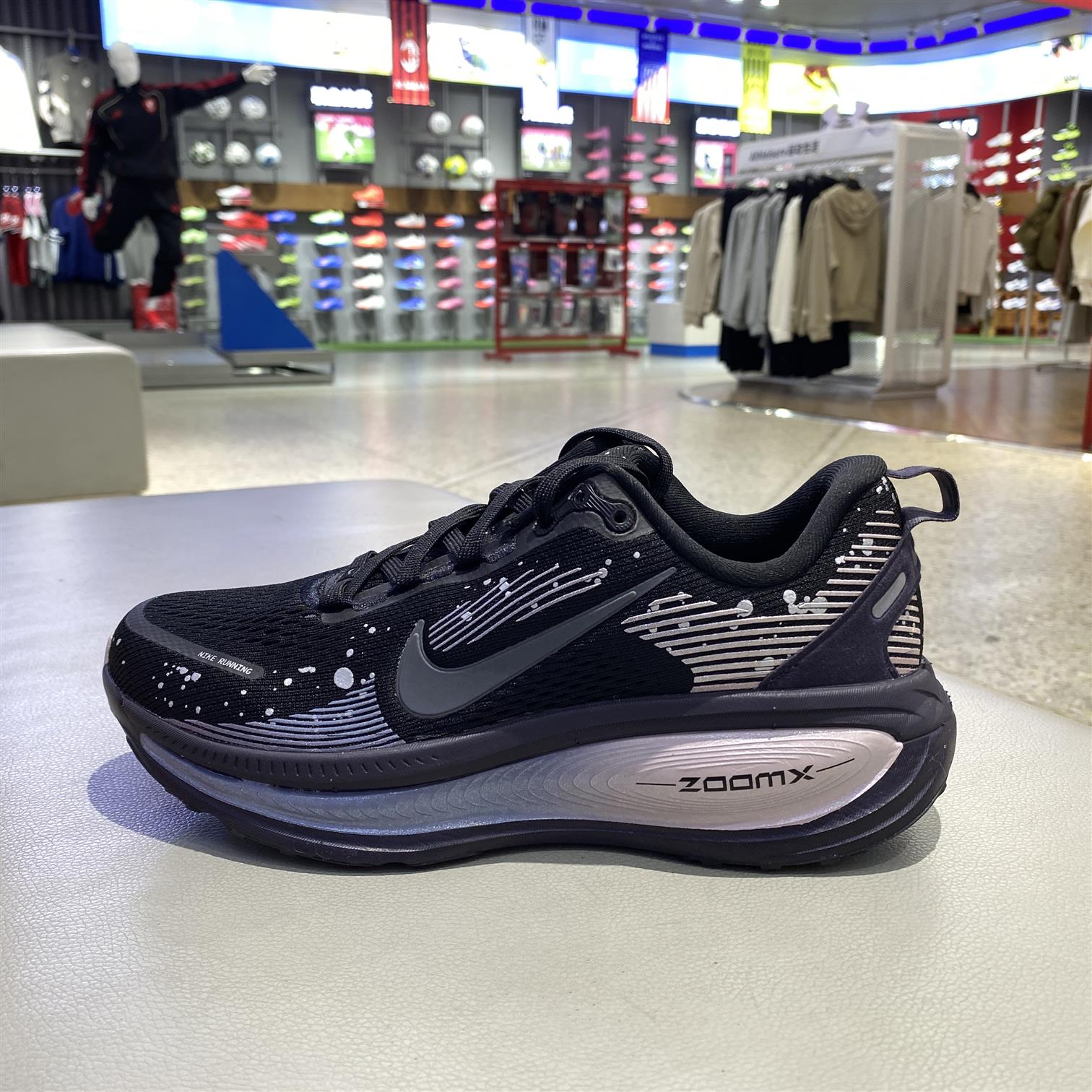 耐克女2025新款透气专业跑步超轻减震夏季轻便透气运动鞋 HM6804