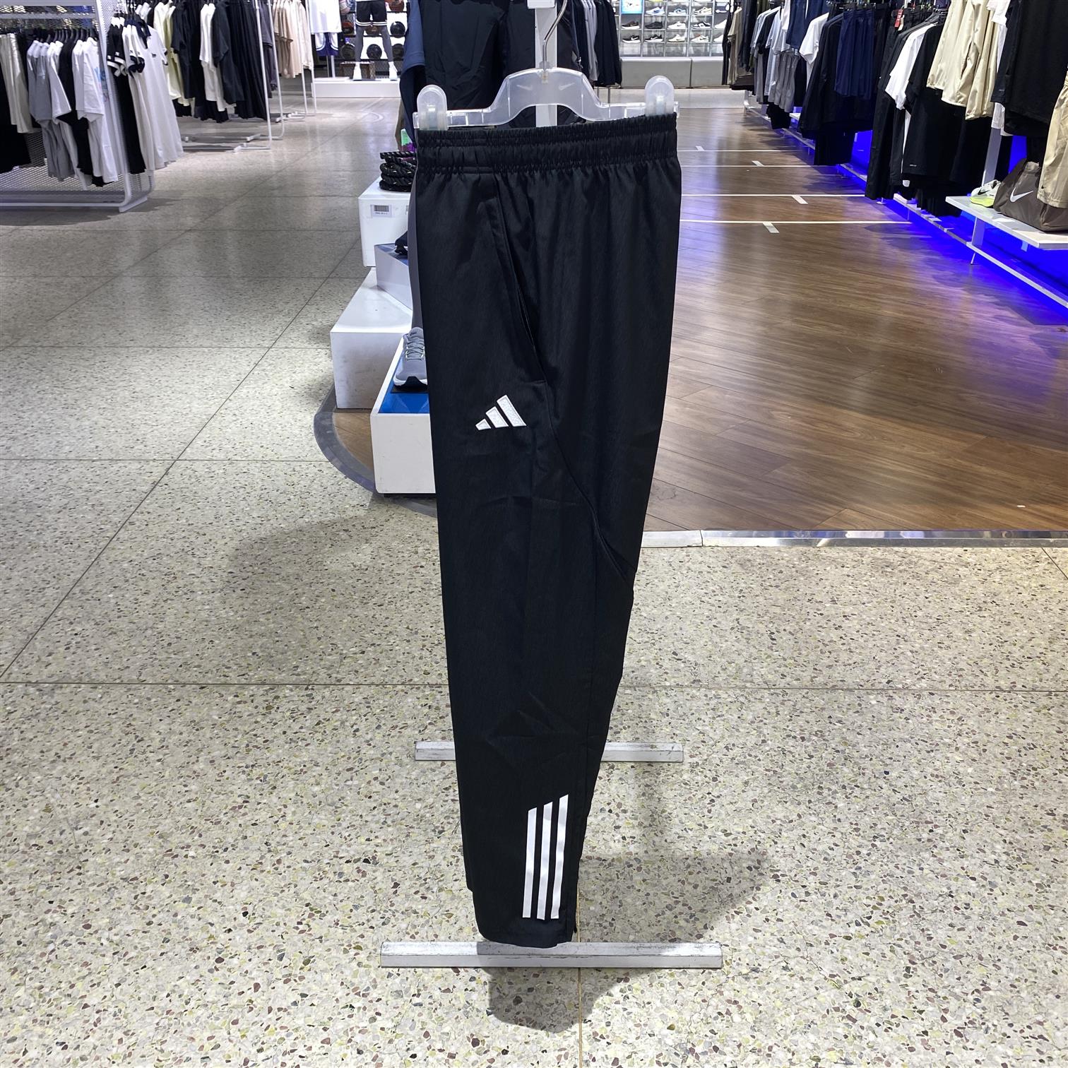 阿迪达斯男棉质舒适户外宽松防风轻薄旅游健步休闲百搭长裤KB4393