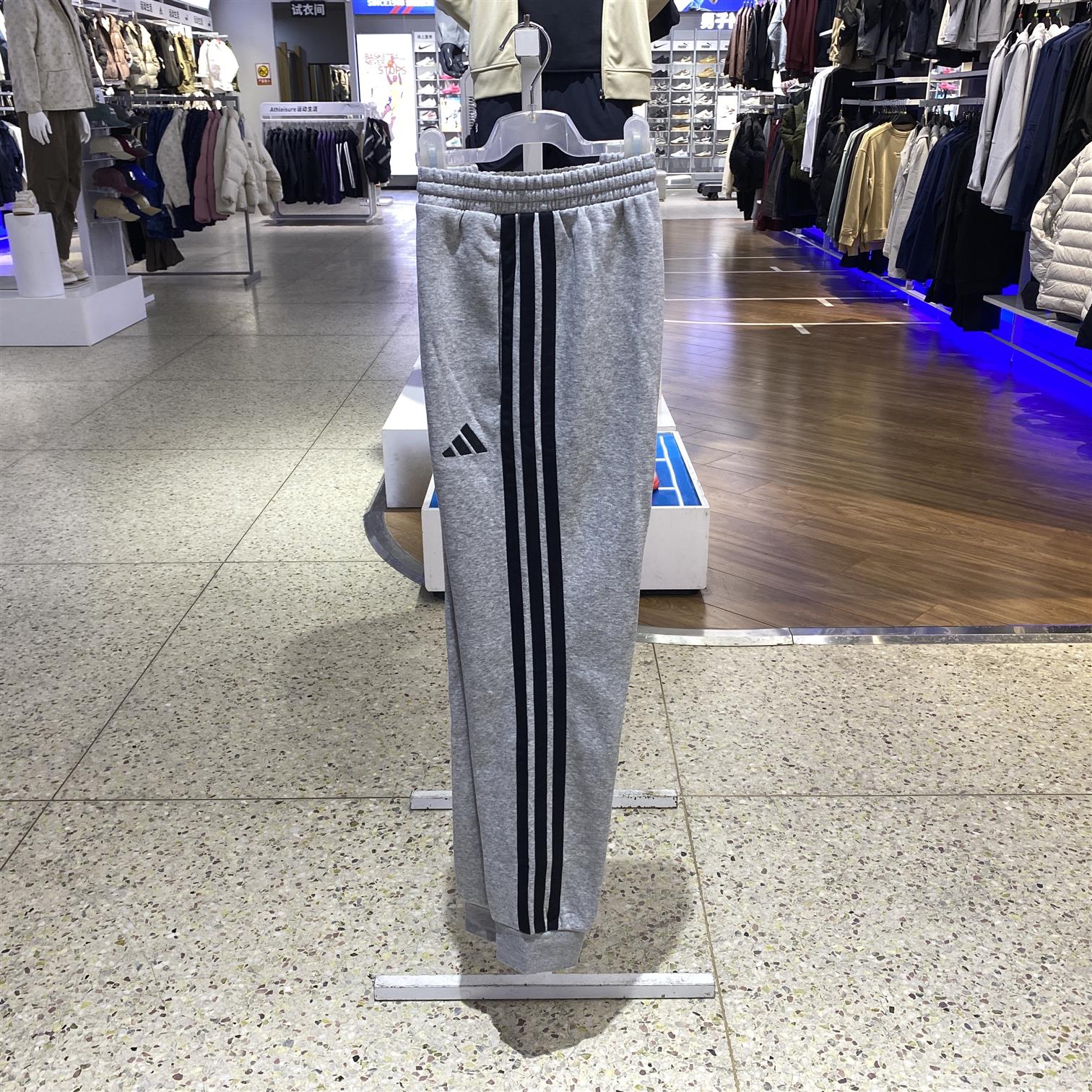 阿迪达斯新款男士棉质加绒休闲运动裤男款秋冬款收腿长裤JE6318