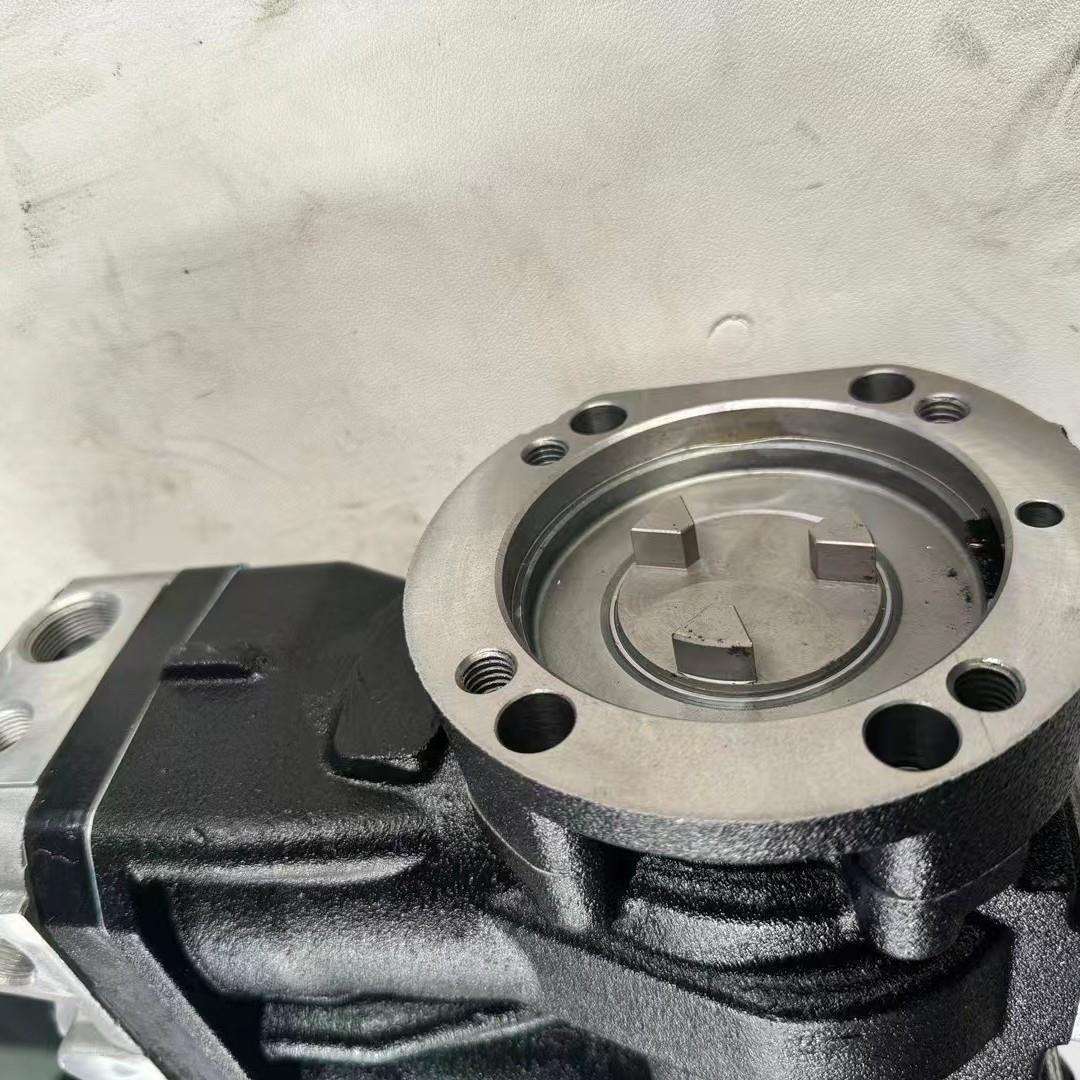 康明斯M11 X15柴油发动机 双缸空气压缩机 打气泵4071225 5257958