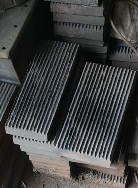 厂家 矿山机械配件高锰钢静动鄂板ZGMn13Cr2牙板ZGMn18Cr2