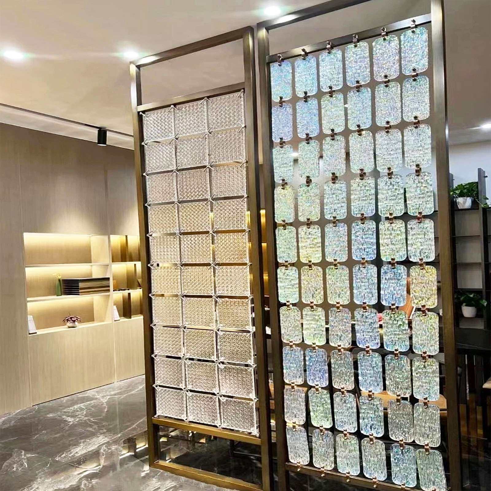 客厅入户挂片水晶玻璃屏风不锈钢网红屏风玄关金属边框隔断墙装饰