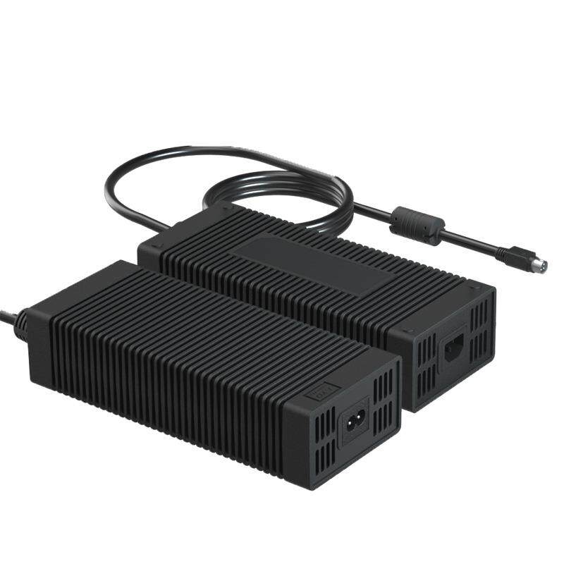 25.5V22A充电器CE FCC KC认证25.5v21a磷酸铁锂割草机防水充电器