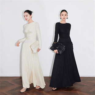 法式春秋季设计感连衣裙2026新款女装针织长袖气质圆领高级感裙子