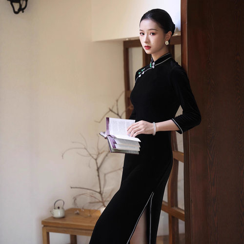 2026新款秋冬款中国风丝绒长款九分袖复古旗袍女装改良显瘦修