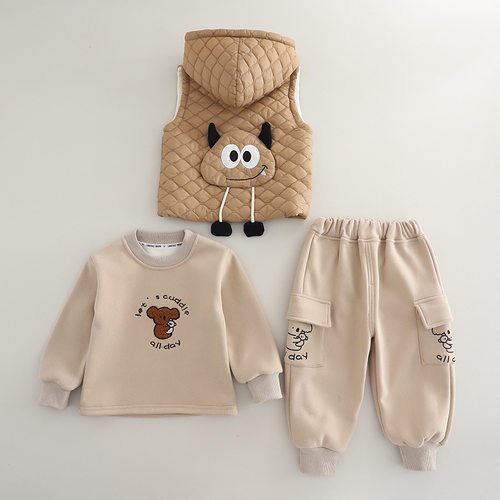 2026新款男童童装冬季韩版棉服马甲套装儿童休闲裤时髦三件套