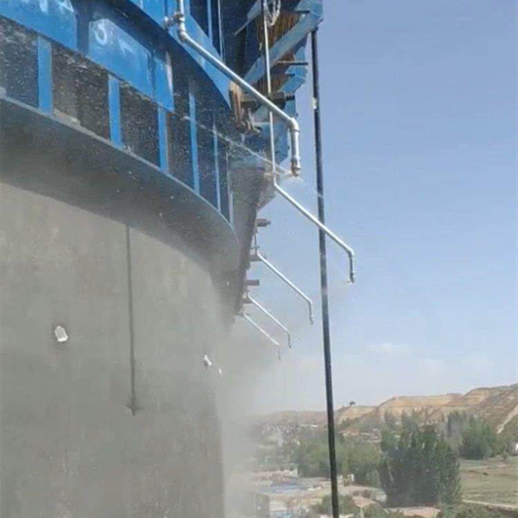 现浇爬模架桥墩喷淋 升降式墩柱喷淋设备 远程控制全自动喷水装置