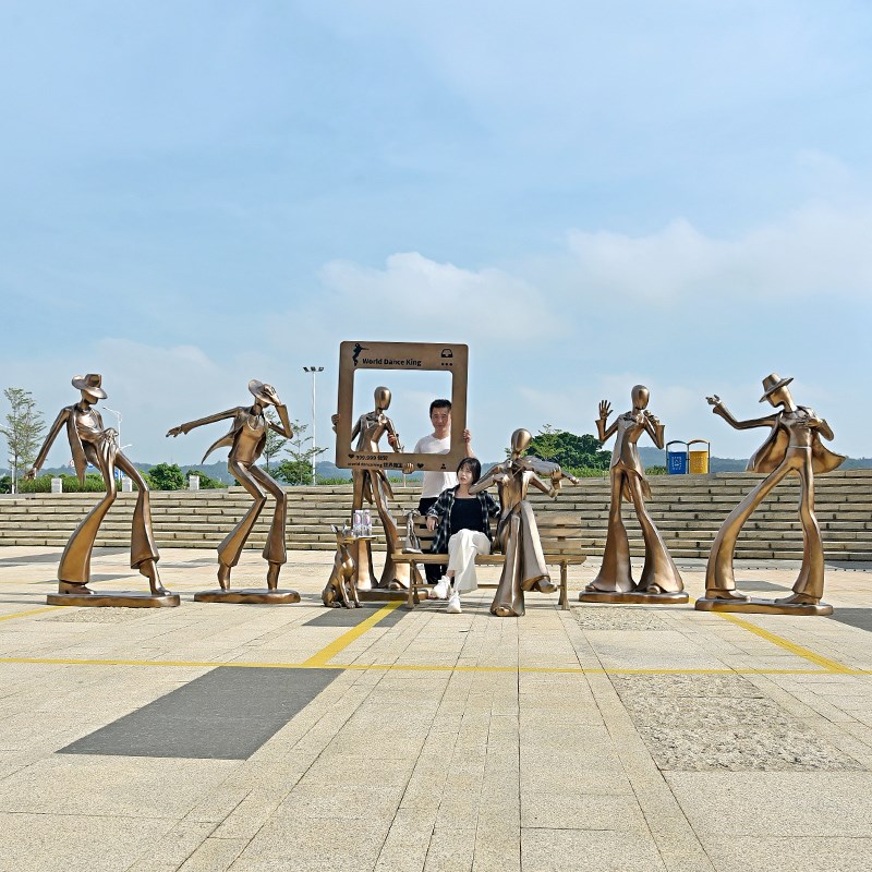 户外抽象音乐人物雕塑玻璃钢摆件商场景区网红打卡拍照美陈装饰品