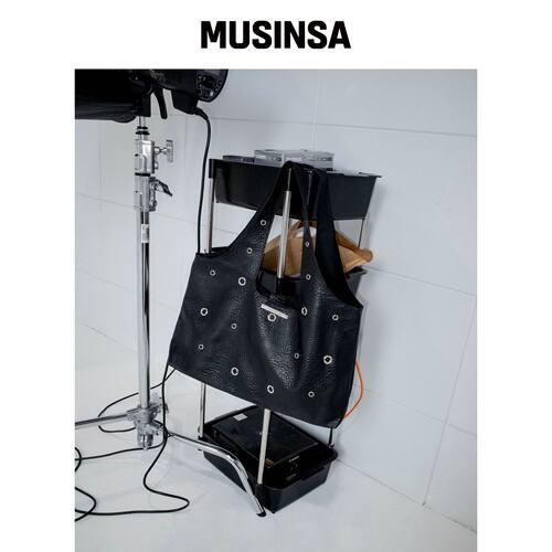 CHICKS 街头眼孔肩包 黑色 MUSINSA韩国直邮官方正品