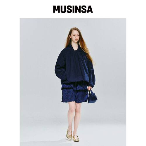 COSMOSS CURVED SHIRRING PUFF JACKET (NAVY)韩国官网直邮进口