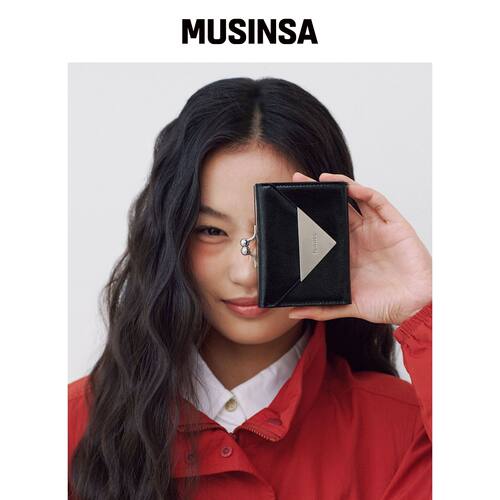 FENNEC 褶皱三角框钱包 - 黑色 MUSINSA韩国官网直邮进口