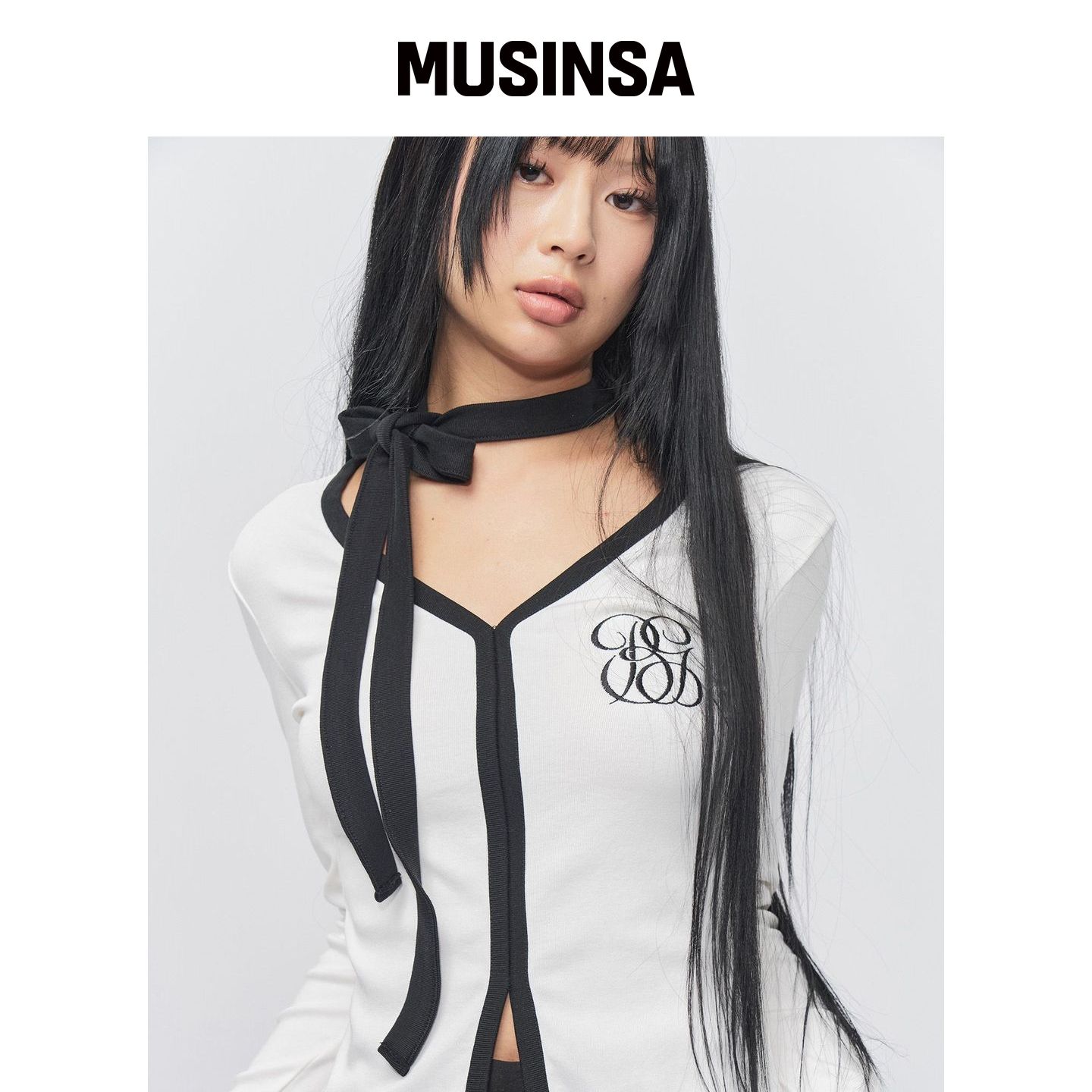 RAWMANTICS LOGO围巾拼色V领T恤 WHITE MUSINSA韩国官网直邮进口