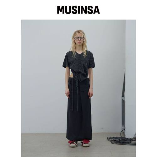 LCDC™ 背部开衩V领上衣（深灰色） MUSINSA韩国官网直邮进口
