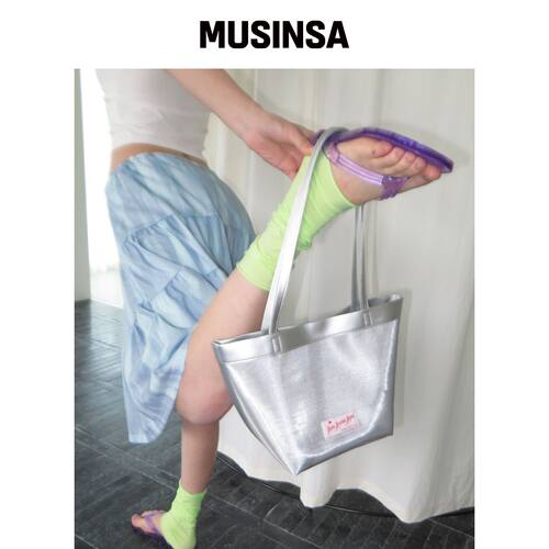 FUNFROMFUN 网格手提包，银色 MUSINSA韩国直邮官方正品