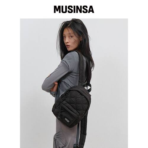 OJOS 星星绗缝填充背包 S / 黑色 MUSINSA韩国直邮官方正品