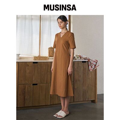 EASE 夏季亚麻V领连衣裙_驼色 MUSINSA韩国直邮官方正品