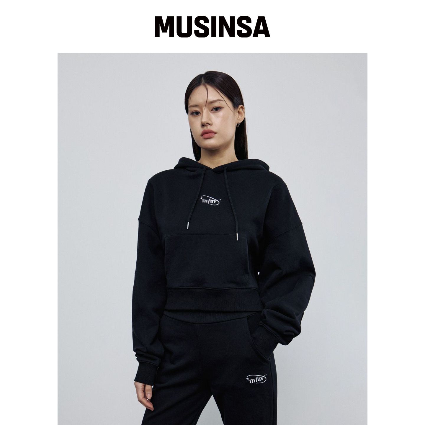 MFAV 贴纸口罩短款连帽卫衣黑色 MUSINSA韩国官网直邮进口