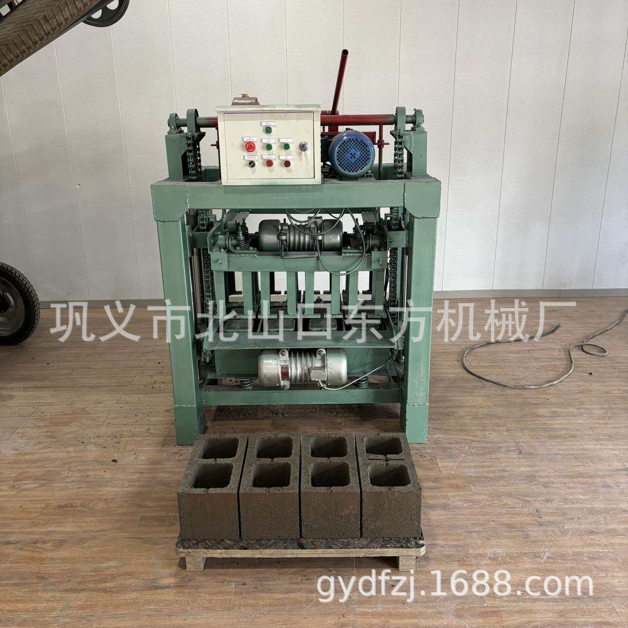 半自动家用制砖机规格多样的免烧手动砖机可出口砌块成型机设备