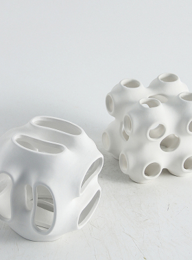 现代极简样板间电视柜书桌玄关软装饰品室内设计镂空创意陶瓷摆件