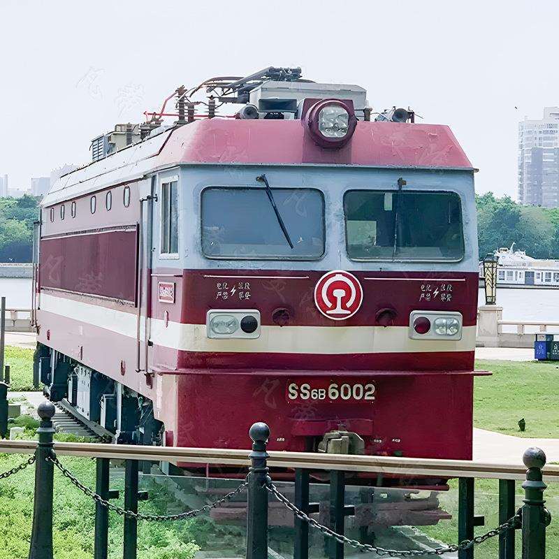 东风上游型内燃电力机车博物馆公园创意文旅摆件拍摄影视道具模型