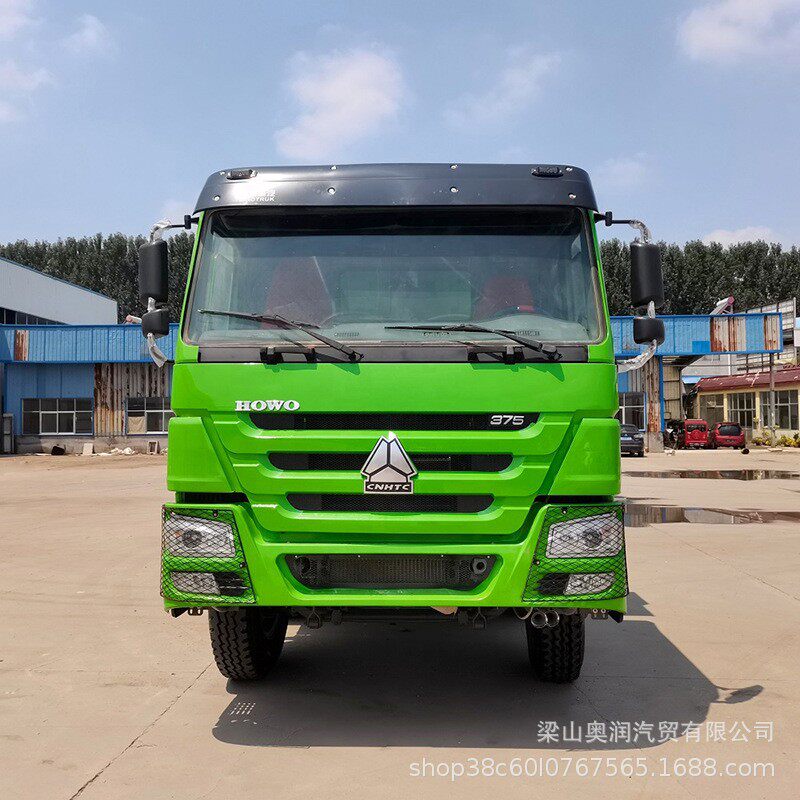 前四后八豪沃自卸车出售 矿用双桥工程车 右驾驶舱翻斗垃圾车