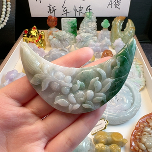 天然翡翠月牙荷花鱼玉衡