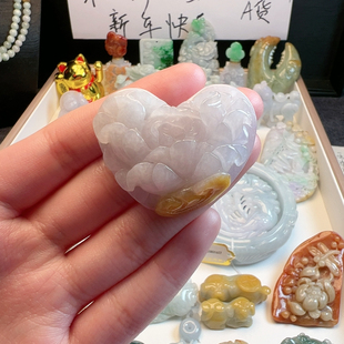 天然翡翠爱心牡丹玉衡