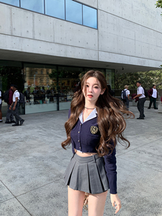 你的懒懒llan【澳洲甜心】学院风徽章高弹力不易变形开衫上衣秋季