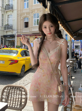 你的懒懒llan【淡花琉璃Rosy系】蕾丝拼接鱼骨塑形印花连衣裙女