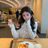 巴黎香香 你 懒懒llan 立体蝴蝶结门襟设计高工艺圆领毛衣女