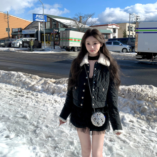 立体感不臃肿菱形格纹大翻领棉服女 coco滑雪系列 你 懒懒llan