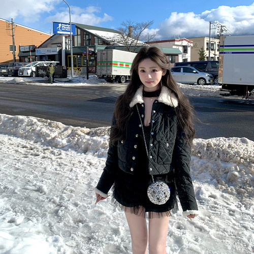 你的懒懒llan【coco滑雪系列】立体感不臃肿菱形格纹大翻领棉服女