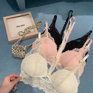 你的懒懒llan【少女秘事】三色固定胸垫可拆卸蕾丝挂脖无钢圈内衣