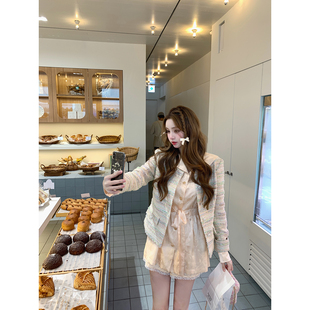 懒懒llan 套装 橱窗款 条纹外套缎面连衣裙短裤 小香 你