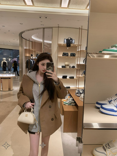 你的懒懒llan张元英同款外套半裙