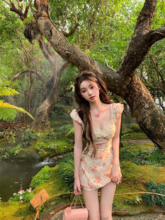 网纱蝴蝶绣波点 巡蝴蝶之际 碎花两色连衣裙女 懒懒llan 你