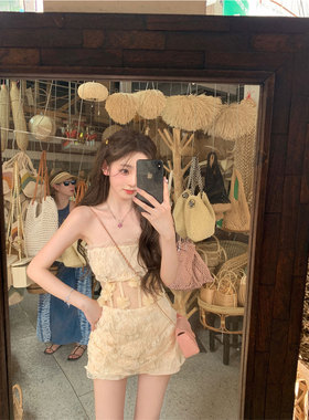 你的懒懒llan【香草天空】立体花朵两色抹胸鱼骨收腰连衣裙2025新