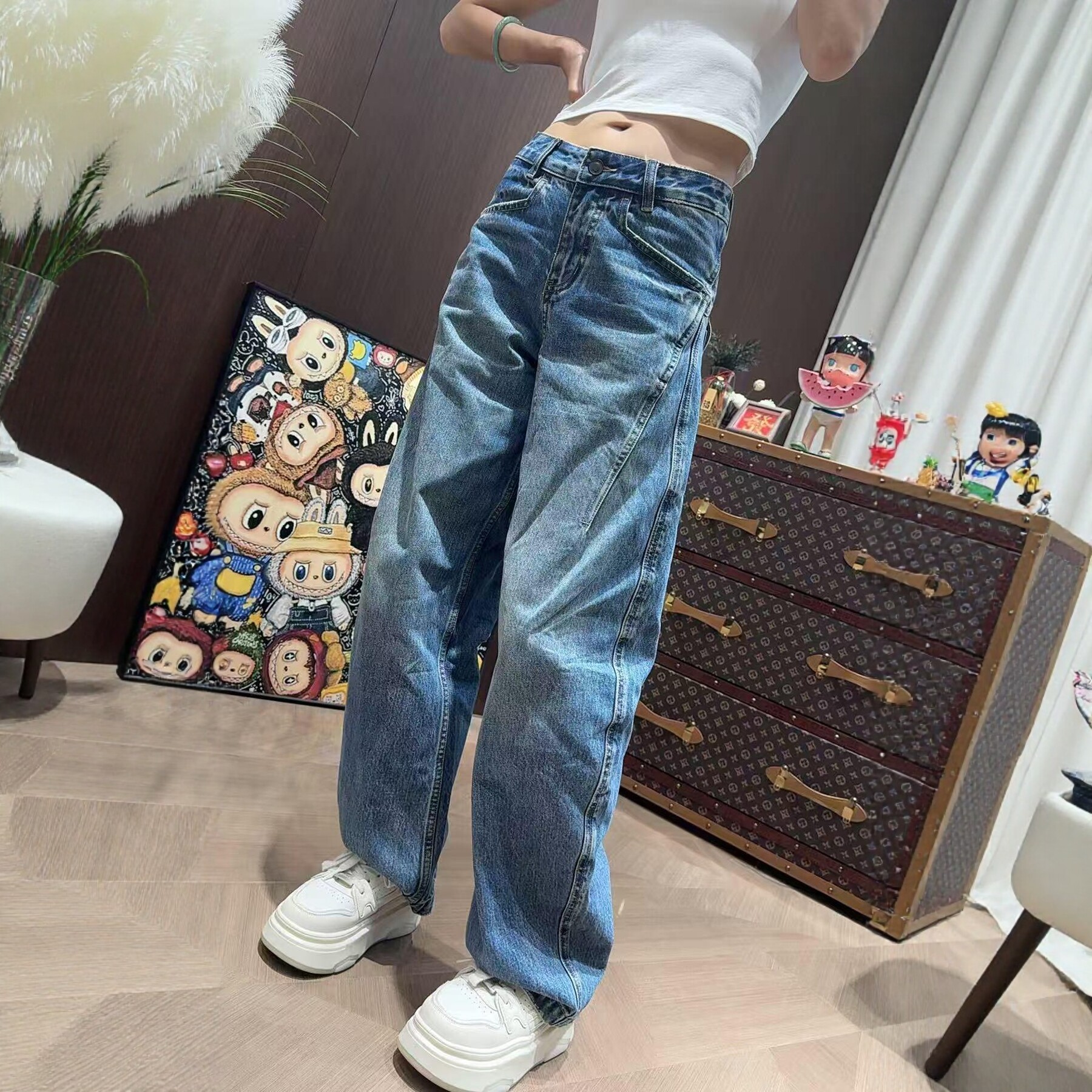 大码弯刀阔腿牛仔裤女春季2026新款高腰胖mm显瘦宽松窄版直筒裤子