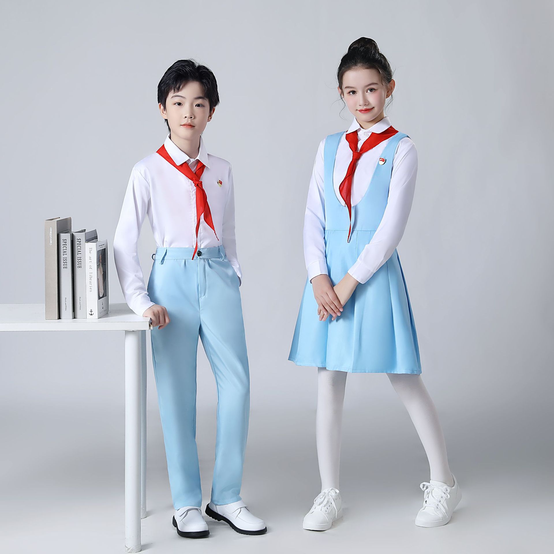 2026新款蓝色合唱服儿童合唱服演出服中小学生诗歌朗诵服装制服冯