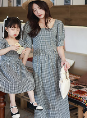 2026新款亲子装母女连衣裙夏季短袖纯棉黑白格子露腰韩版洋气女童