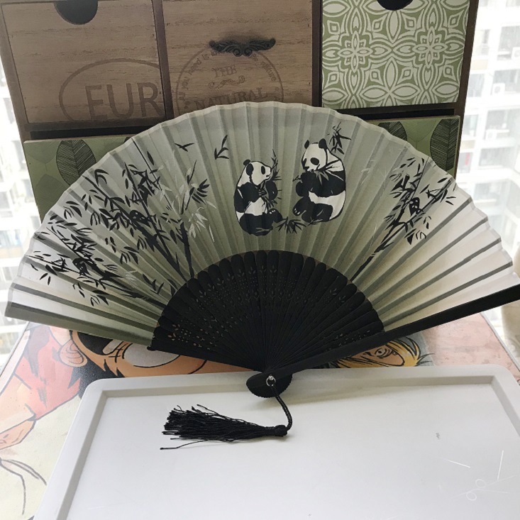 熊猫扇子成都旅游纪念品手绘工艺扇中国风女扇折扇家居装饰小扇子