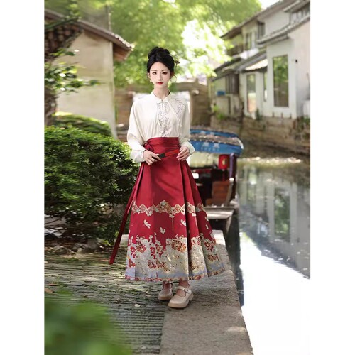 2026新款汉服马面裙重工织金国风马面裙套装女春季订婚红装裙