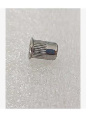 304不锈钢 GB17880.3 小沉头带竖条纹铆螺母 M4*8.4