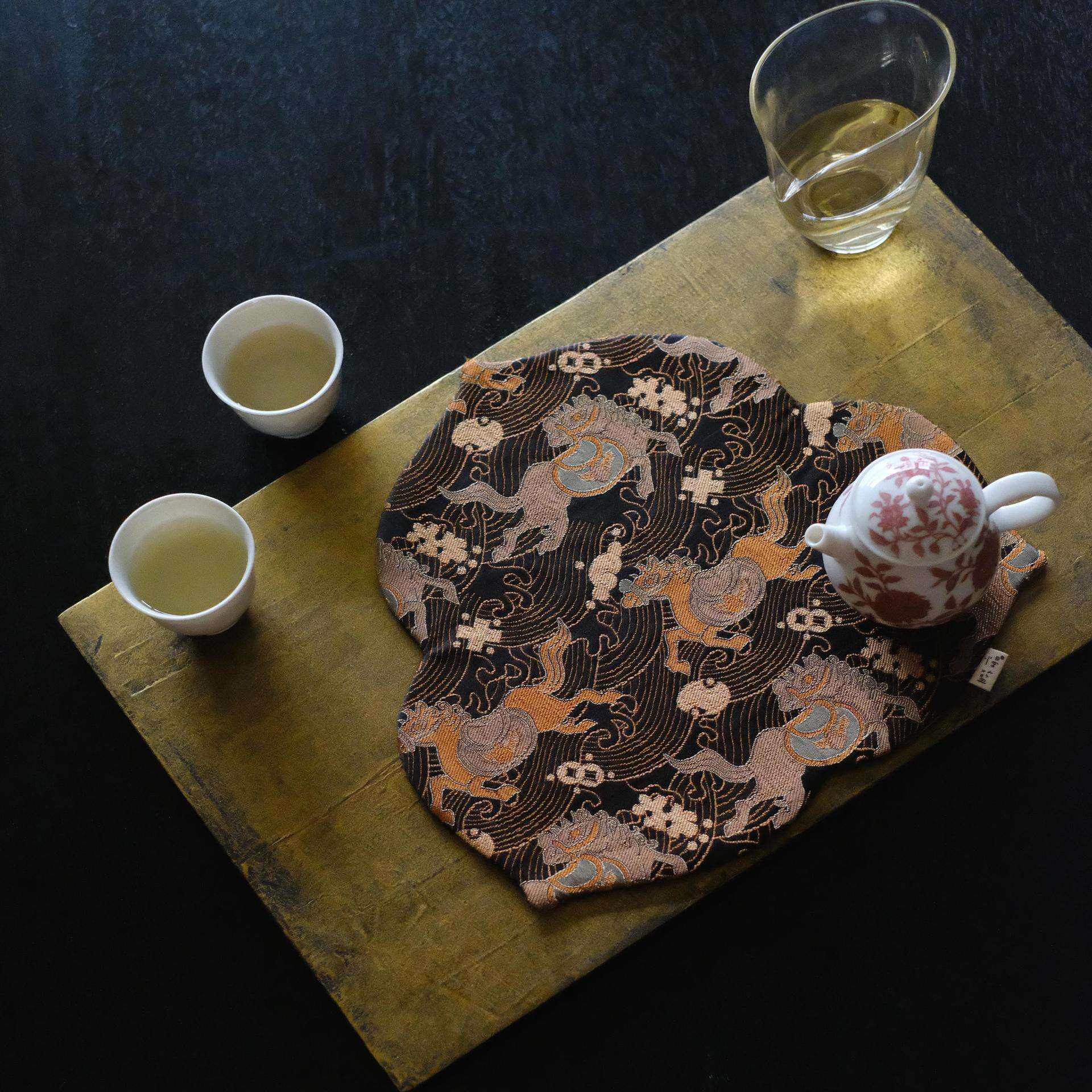 慢蓝香云纱 红云纱织锦茶席垫 北美胡桃木干泡盘桃型茶席23*22