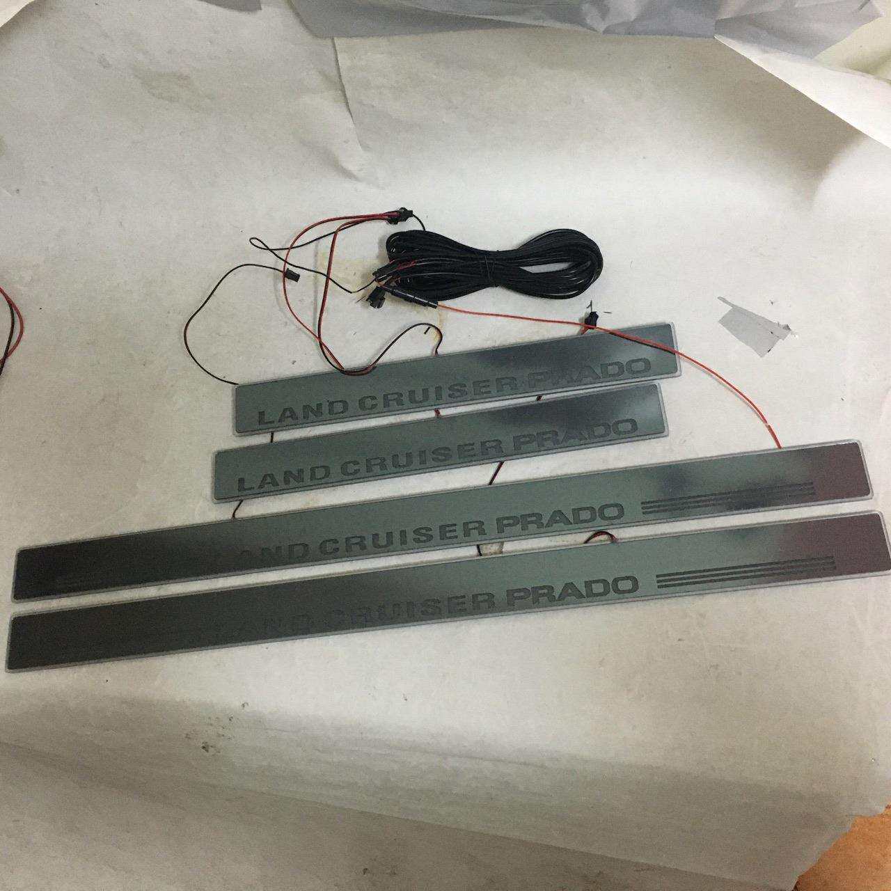 4片新霸道150普拉多迎宾踏板LED灯七彩跑马灯门槛条改装