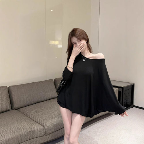 黑色露肩长袖防晒T恤女装夏季休闲薄款蝙蝠袖宽松罩衫上衣一字领