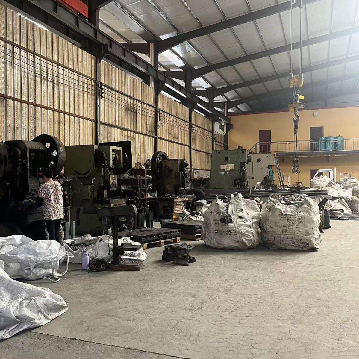 升降房车支架拖车支腿5000磅房车支架三节 方管手摇拖车千斤顶